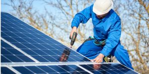 Installation Maintenance Panneaux Solaires Photovoltaïques à Lavergne